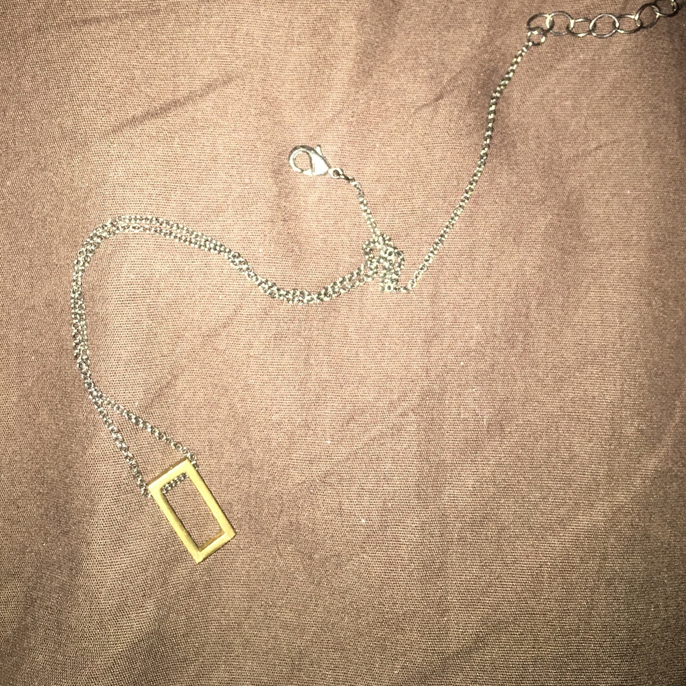 Simple rectangular necklace - Picture 3 of 4